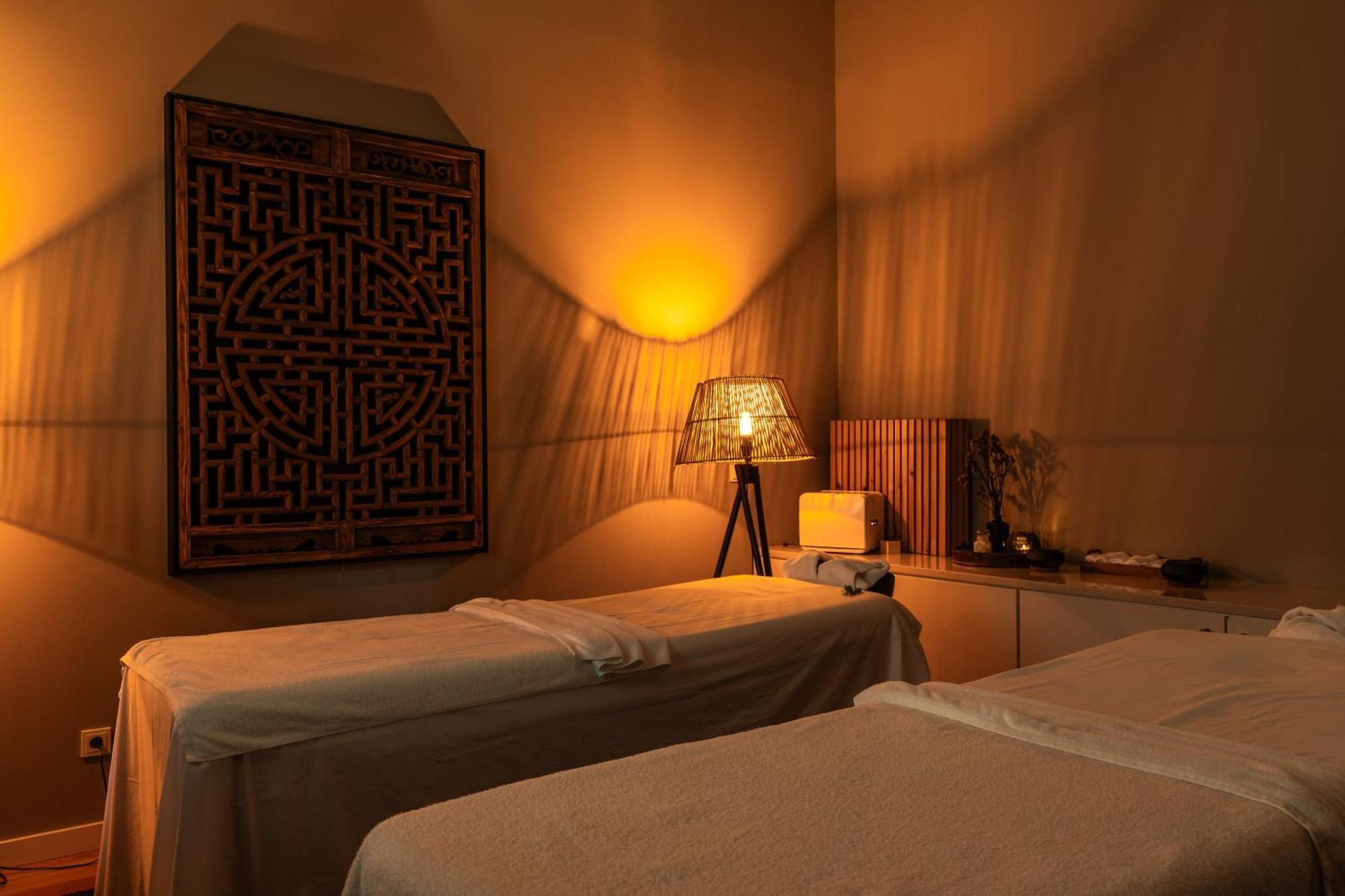 Sensi Azores Nature And Spa Ginetes Exterior photo A treatment room at the Four Seasons Spa