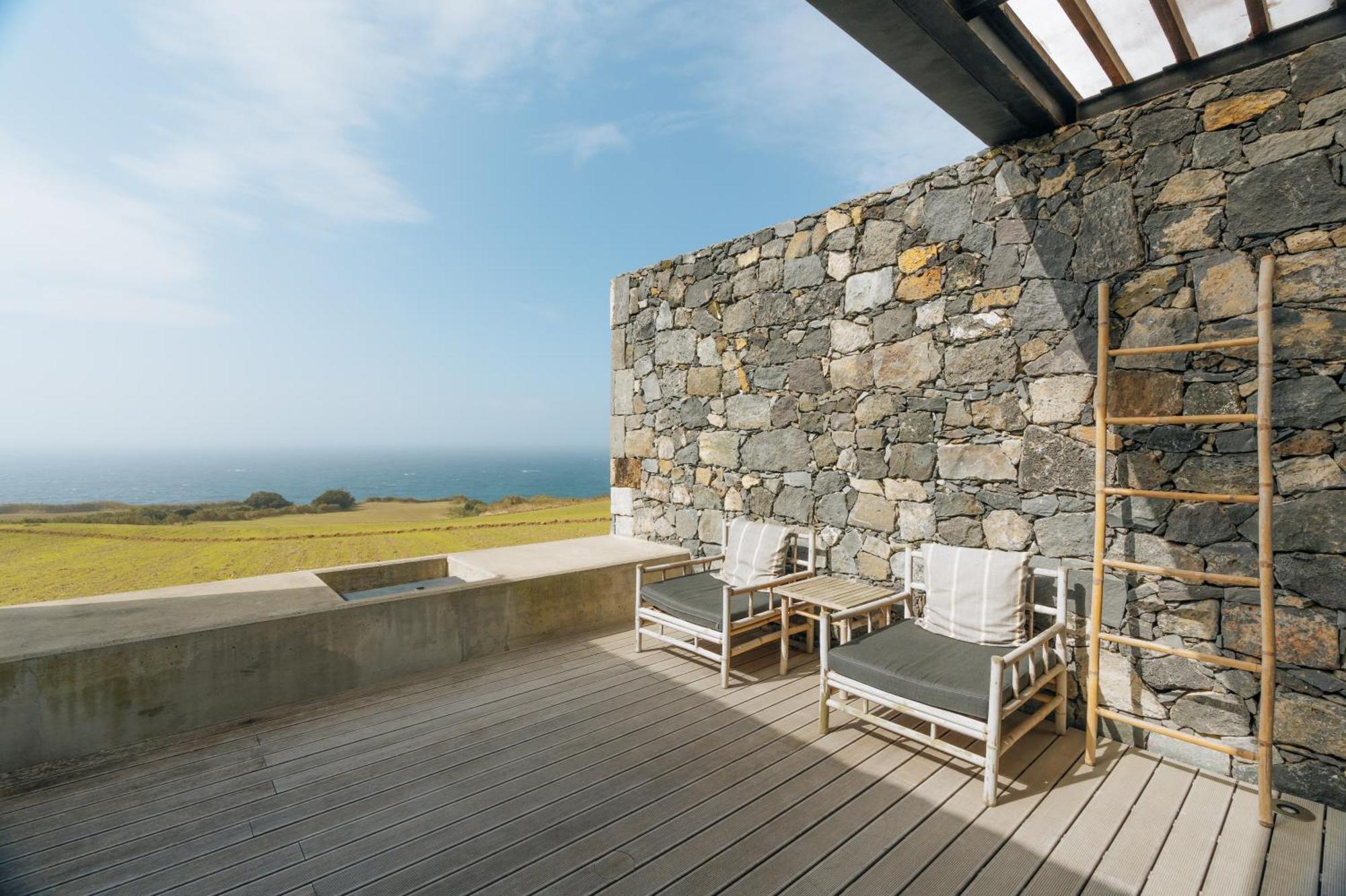 Sensi Azores Nature And Spa Ginetes Room photo The hotel's terrace